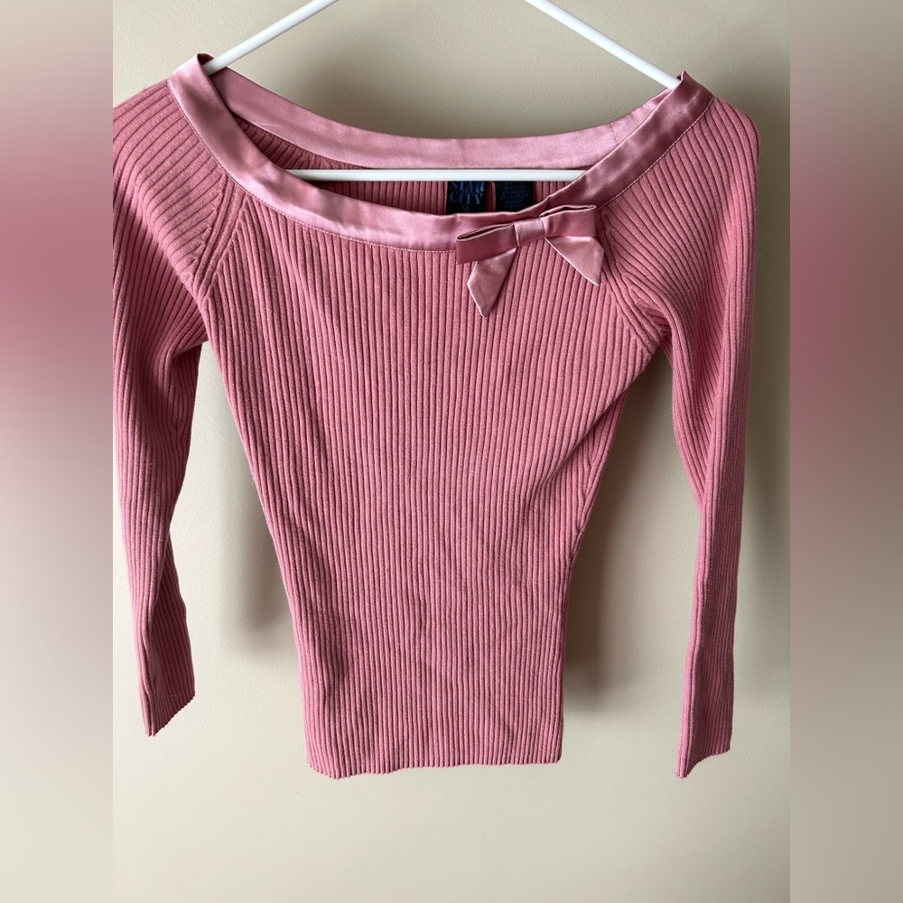 VINTAGE low shoulder pink bow top